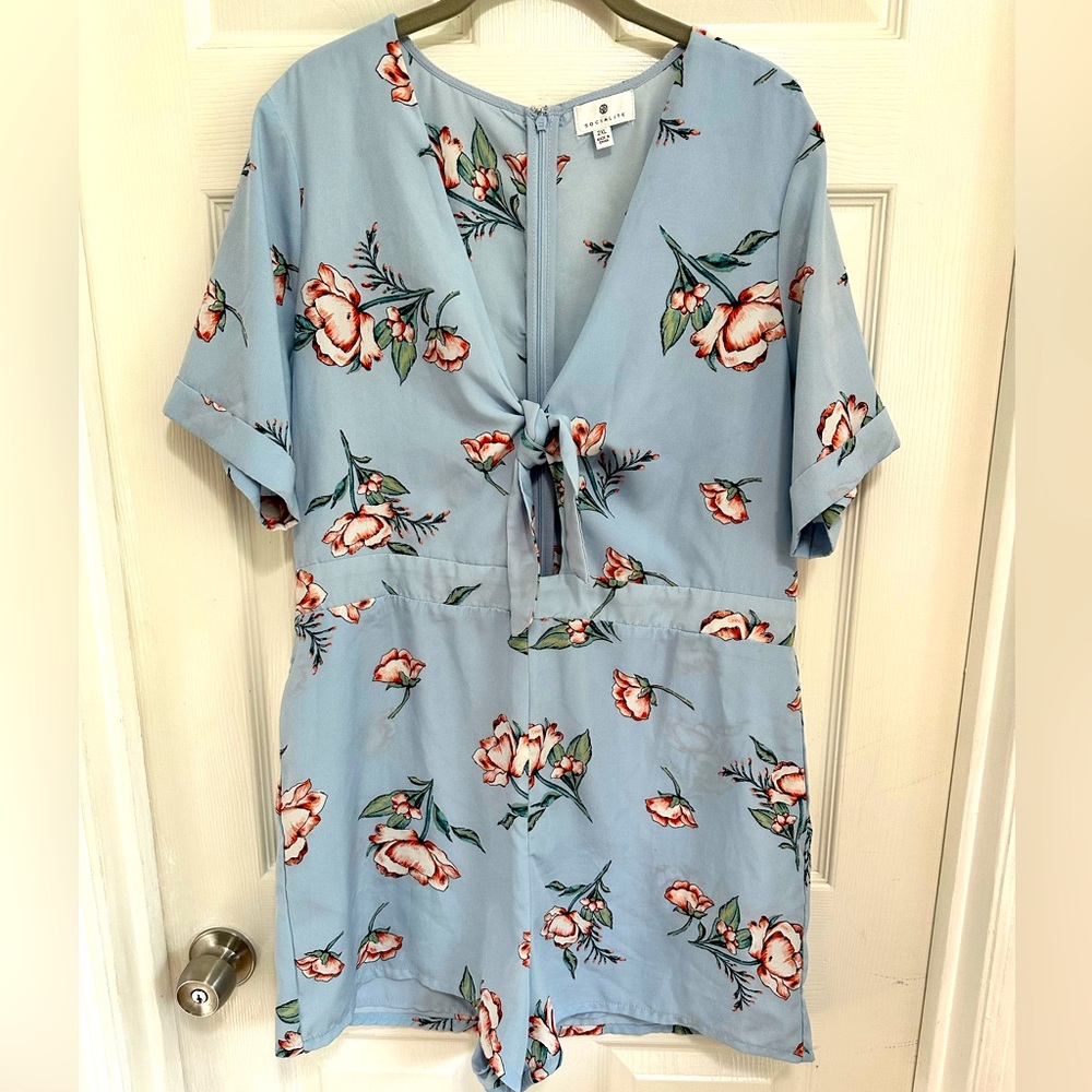 Socialite Plus Size Flowy , Baby blue floral Romper 1X